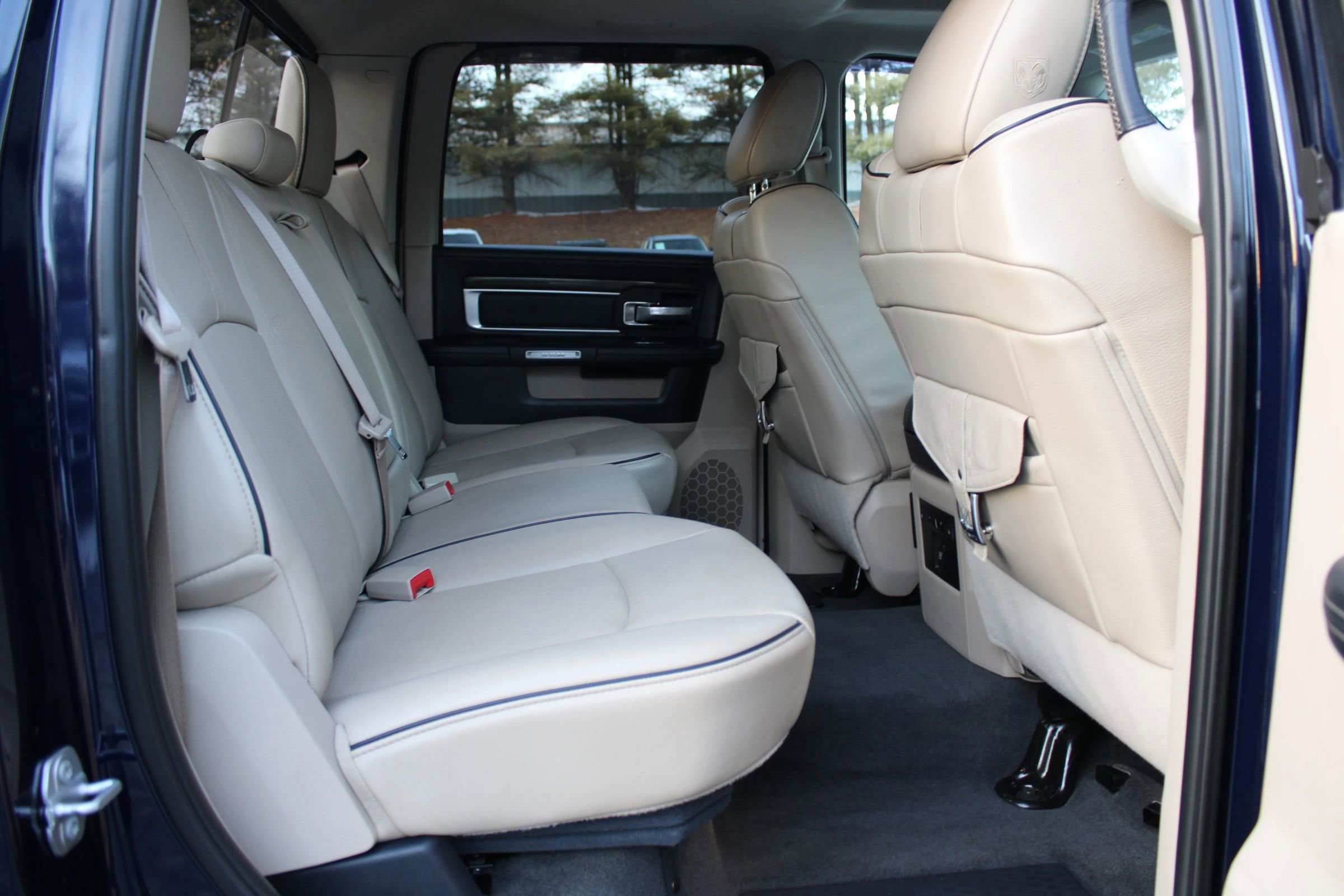 Used 2018 RAM 3500 Laramie Longhorn image 28