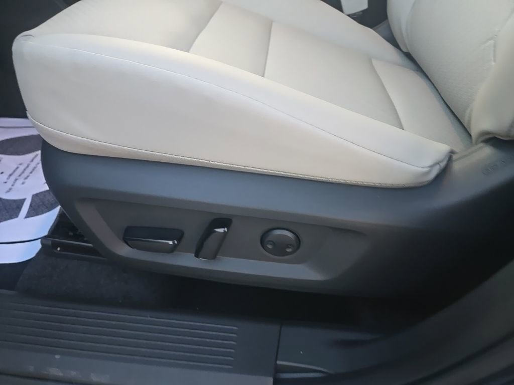 New 2026 Nissan Rogue SV image 10