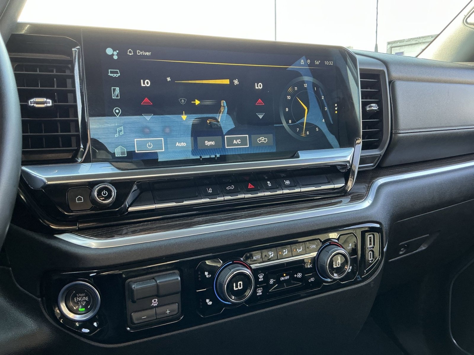 Used 2025 Chevrolet Silverado 2500 LT w/ Convenience Package image 29