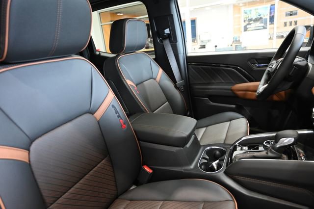 New 2026 GMC Canyon AT4 w/ Technology Plus Package AWD/4WD image 10