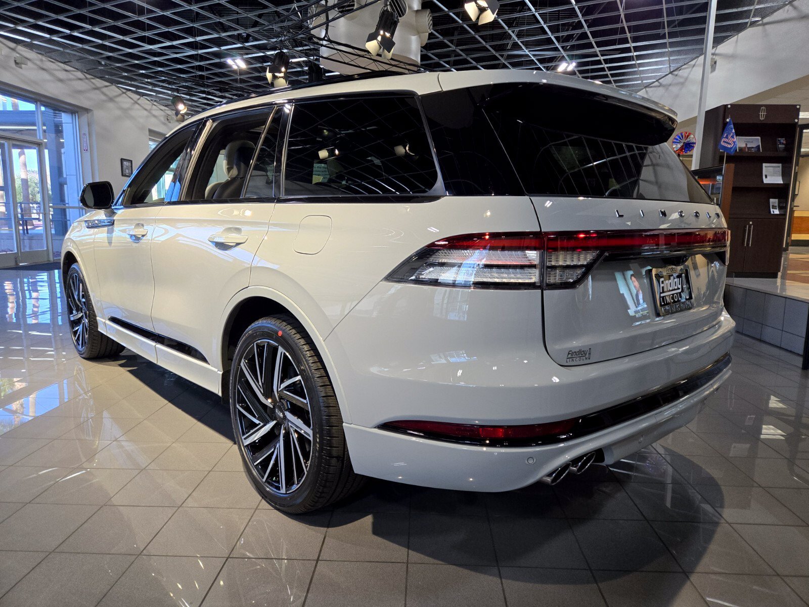 New 2027 Lincoln Aviator Black Label w/ Jet Appearance Package AWD/4WD image 7
