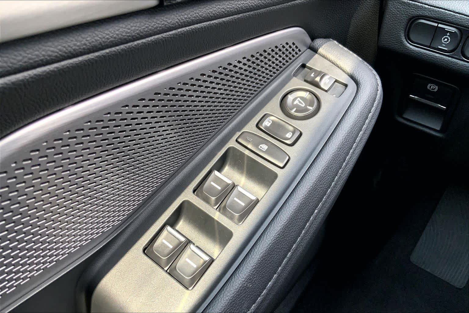 Used 2026 Acura MDX SH-AWD image 34