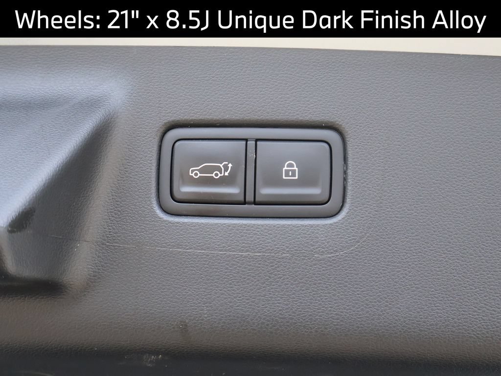 Used 2025 Hyundai Santa Fe Calligraphy FWD image 18
