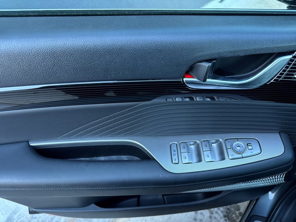 Used 2023 Hyundai Palisade Calligraphy image 21