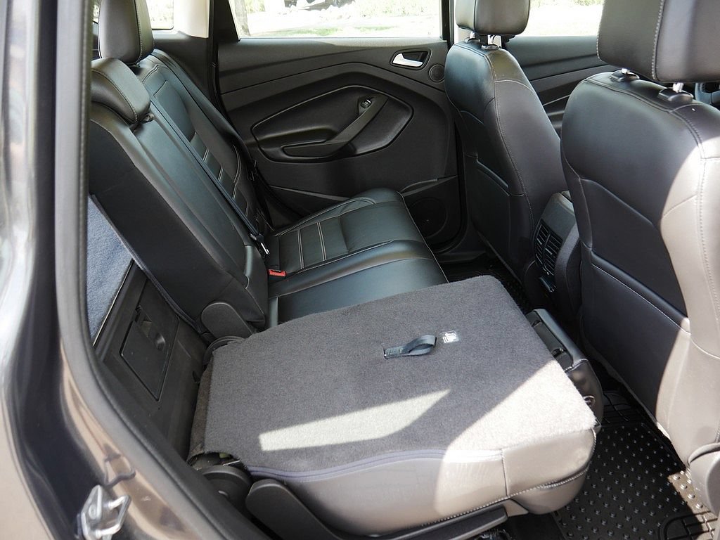 Used 2017 Ford C-MAX Energi Titanium w/ Equipment Group 501A FWD image 57