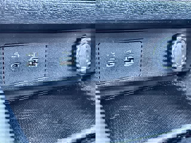 Used 2023 Mitsubishi Outlander SE image 32