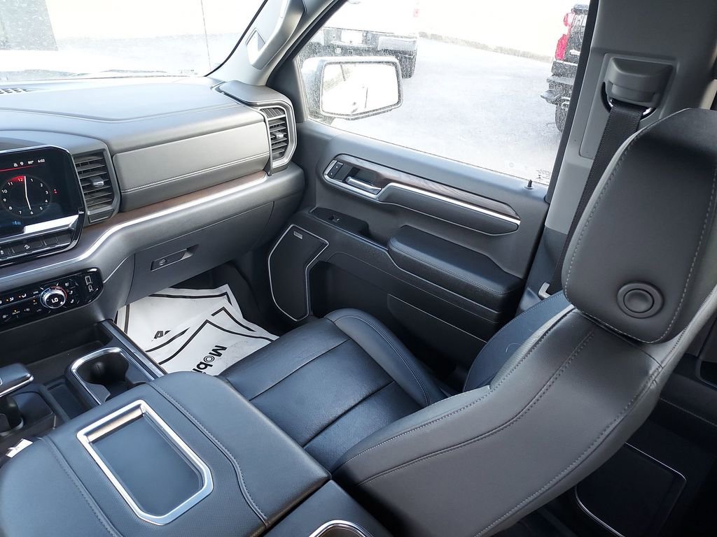Used 2022 GMC Sierra 1500 SLT AWD/4WD image 11