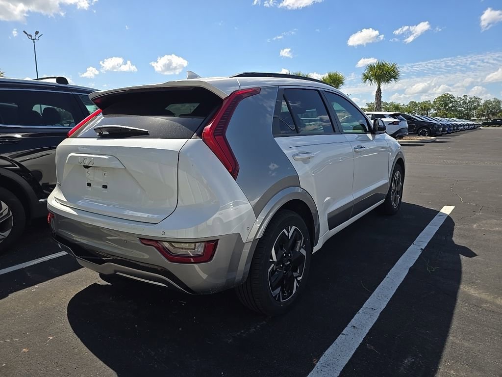Certified 2023 Kia Niro Wave image 12