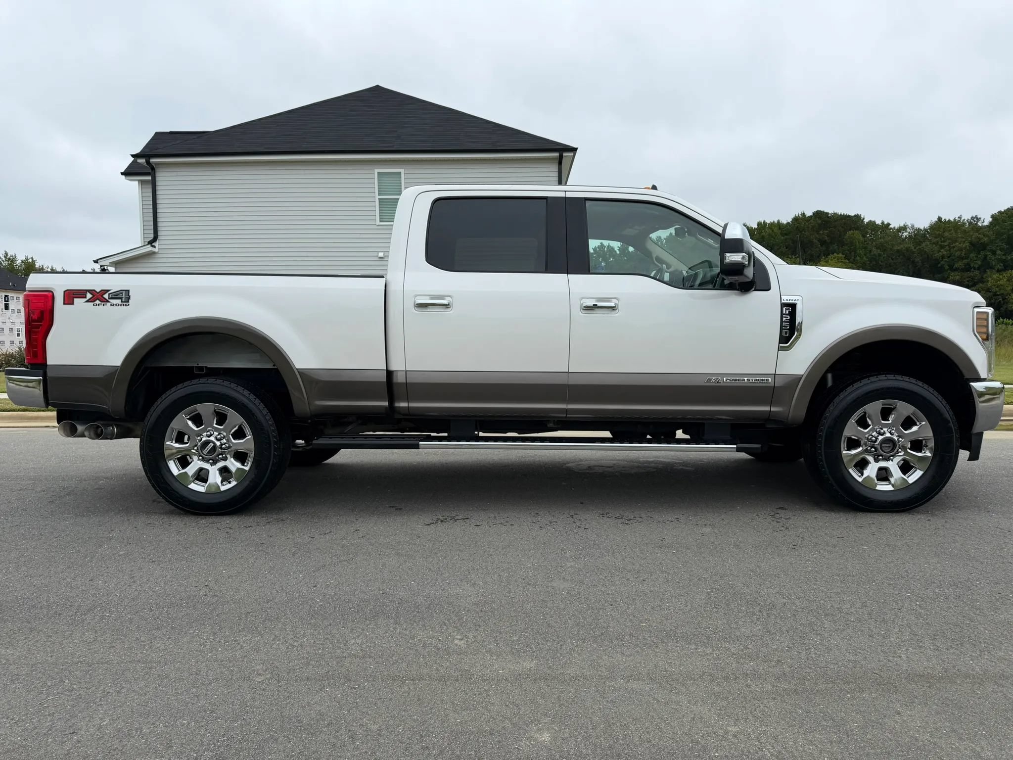 Used 2019 Ford F250 Lariat w/ Lariat Ultimate Package AWD/4WD image 4