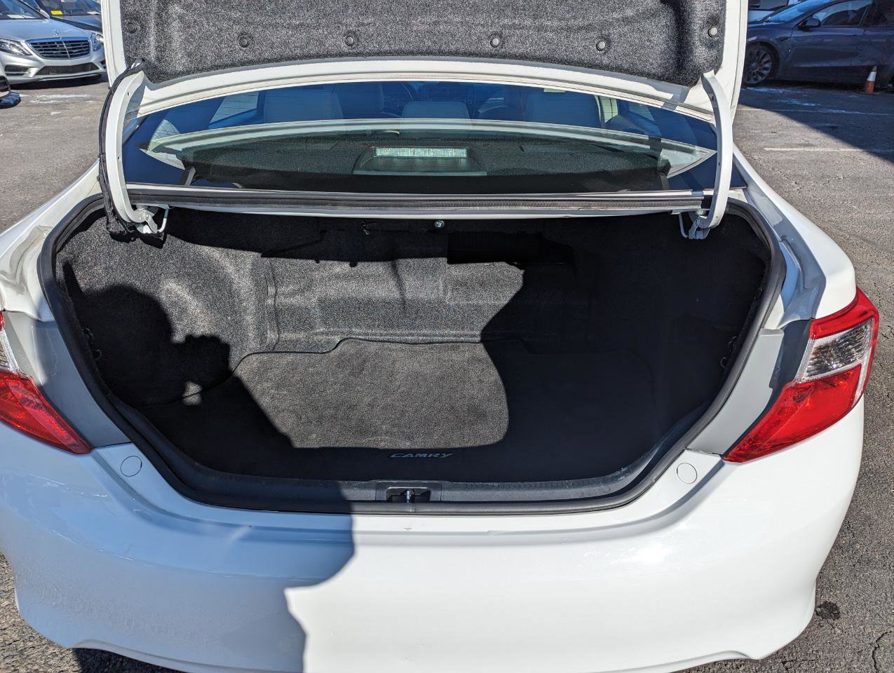 Used 2013 Toyota Camry XLE w/ Leather Pkg image 43