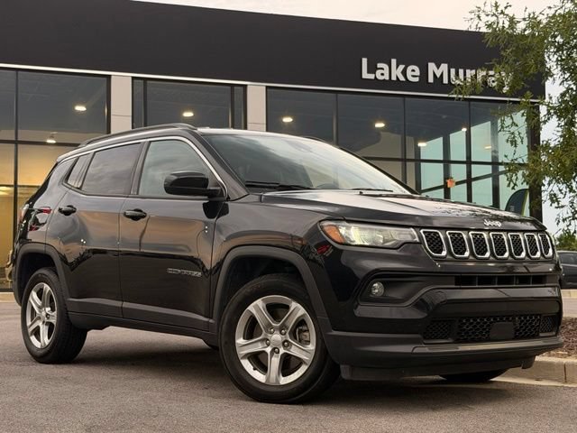 Used 2024 Jeep Compass Latitude AWD/4WD image 1