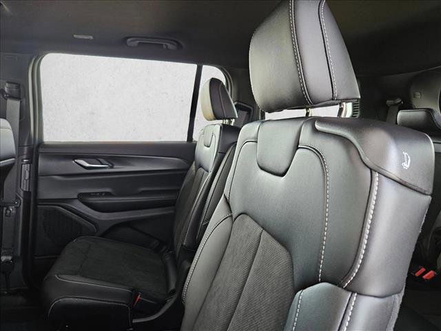 New 2025 Jeep Grand Cherokee L Altitude image 14