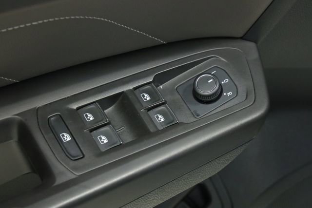 Certified 2022 Volkswagen Atlas Cross Sport SE image 31