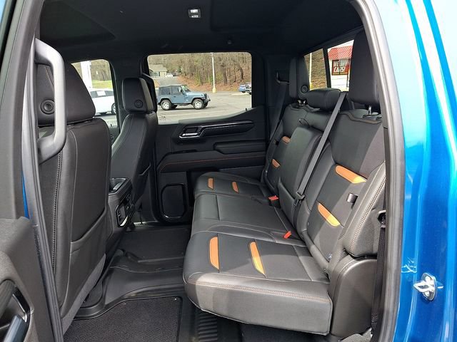 Used 2024 GMC Sierra 1500 AT4 w/ Technology Package image 8