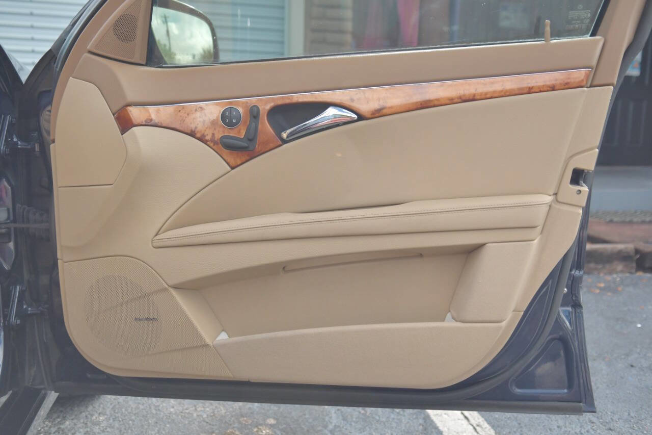 Used 2009 Mercedes-Benz E 350 4MATIC Wagon image 37