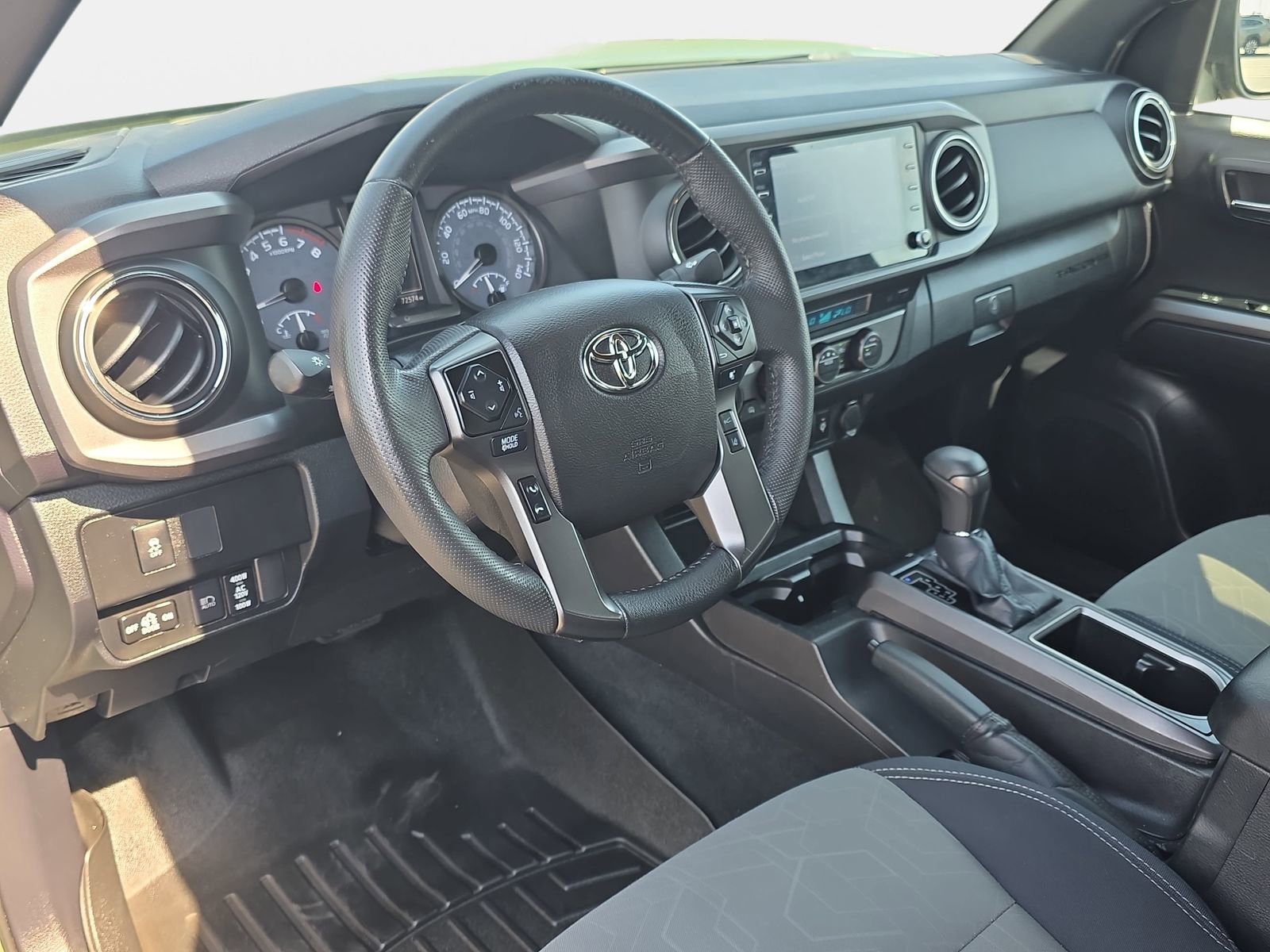 Used 2021 Toyota Tacoma TRD Off-Road image 16