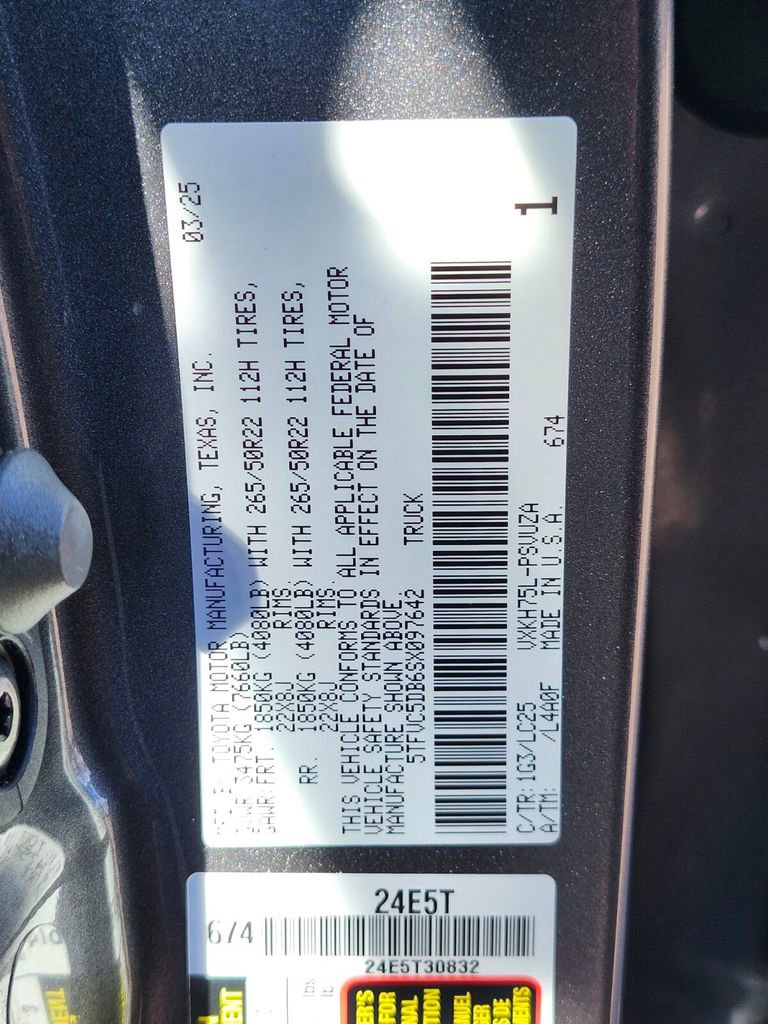 Used 2025 Toyota Tundra Capstone AWD/4WD image 32