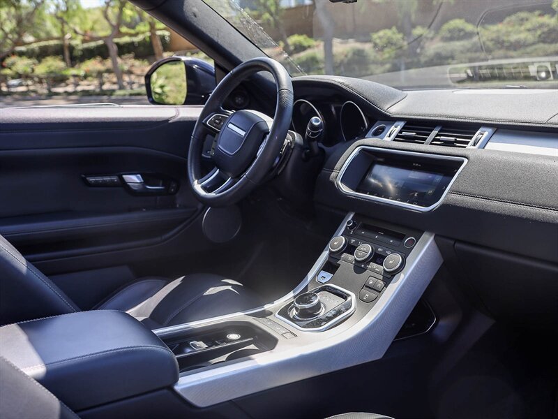 Used 2017 Land Rover Range Rover Evoque HSE Dynamic AWD/4WD image 18