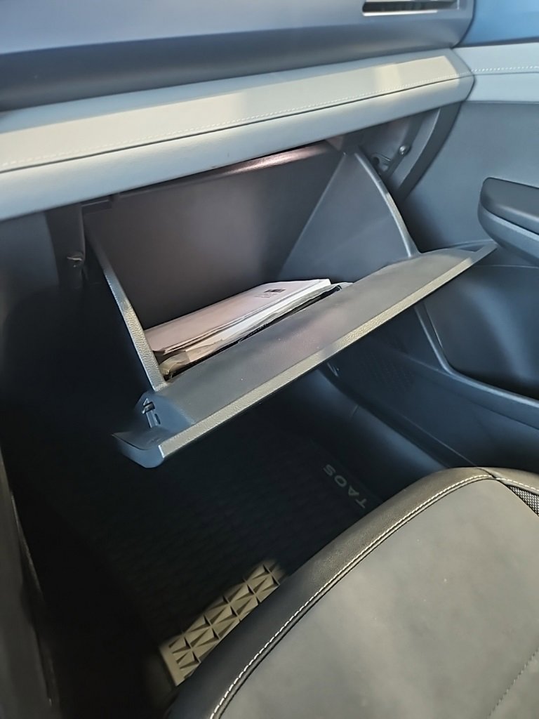 Used 2024 Volkswagen Taos SE w/ Black Wheel Plus Package image 28