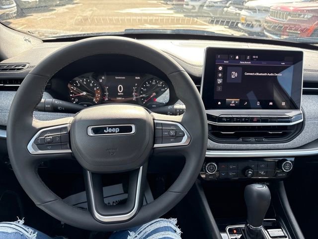 Used 2023 Jeep Compass Latitude image 22