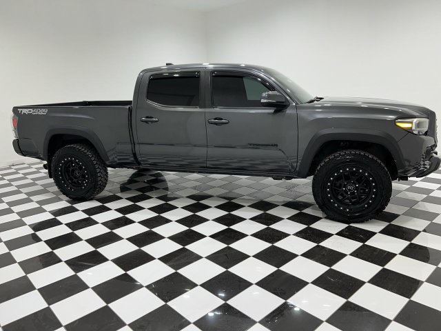 Used 2020 Toyota Tacoma TRD Off-Road w/ Technology Package AWD/4WD image 6