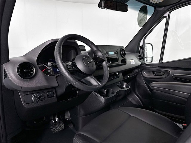 Used 2025 Mercedes-Benz Sprinter 2500 image 17