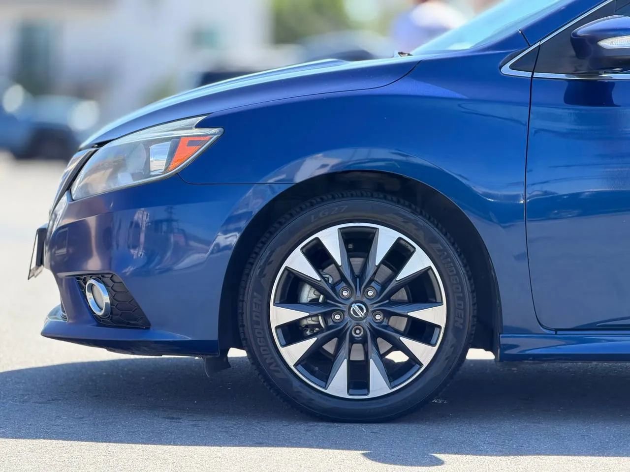 Used 2019 Nissan Sentra SR w/ Exterior Package FWD image 7