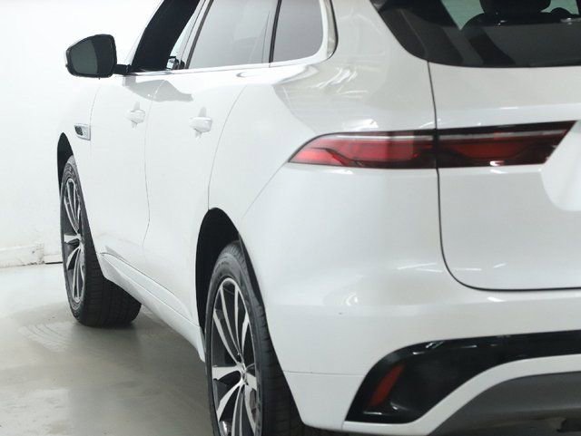 Certified 2025 Jaguar F-PACE R-Dynamic S image 6