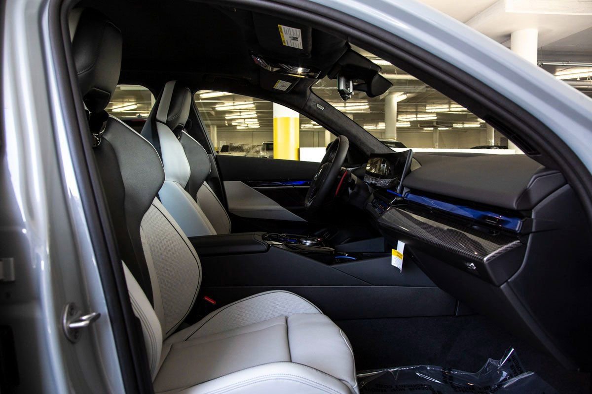 New 2026 BMW M5 w/ Carbon Package image 35