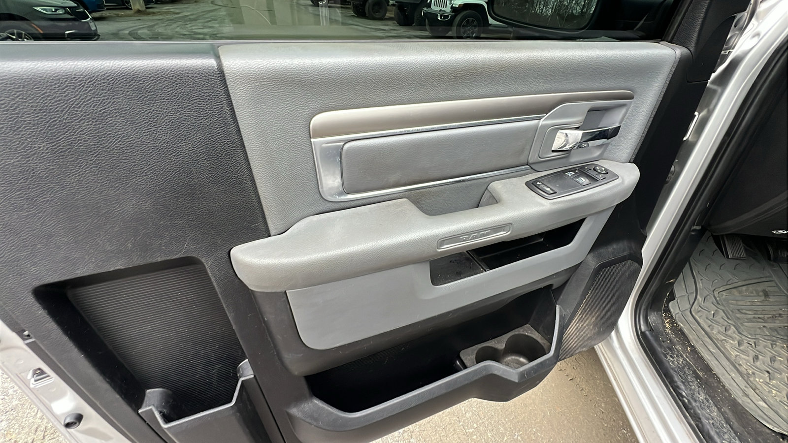 Used 2014 RAM 1500 Express image 14