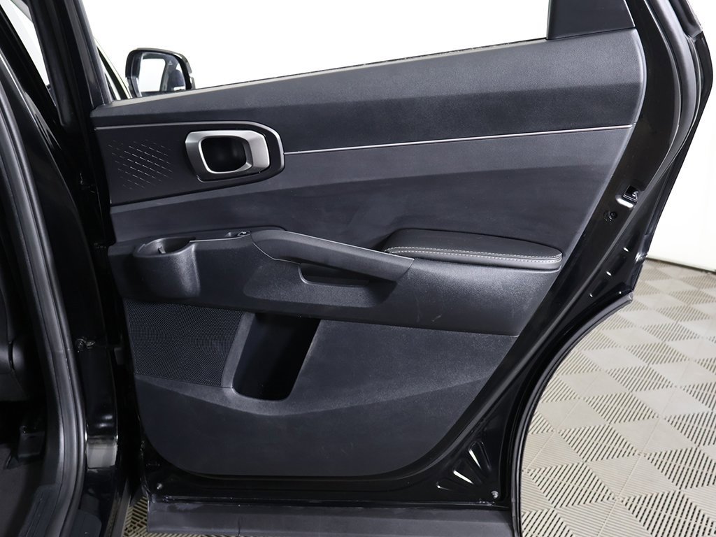 Used 2023 Kia Sorento LX image 25