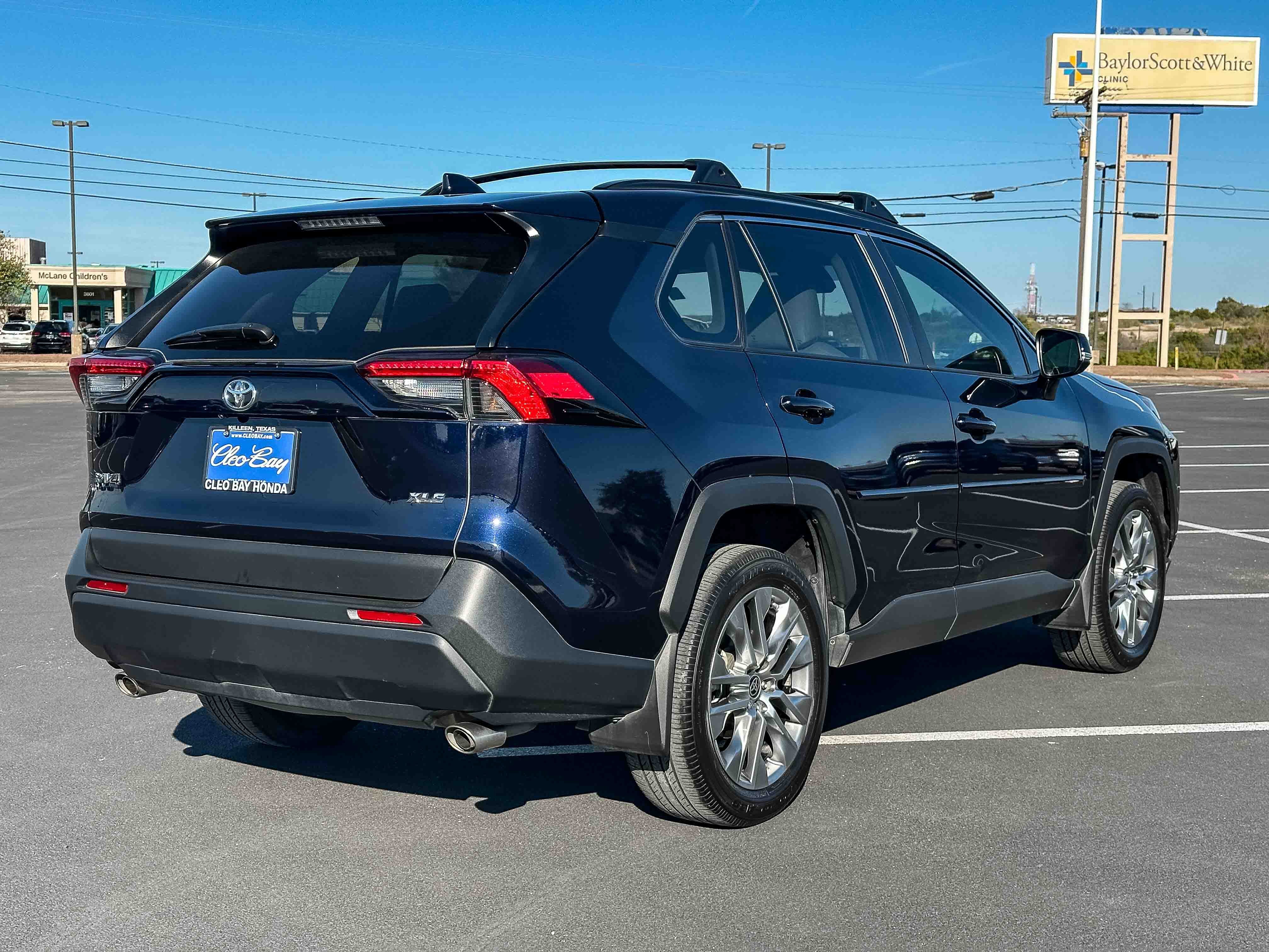 Used 2024 Toyota RAV4 XLE Premium image 6