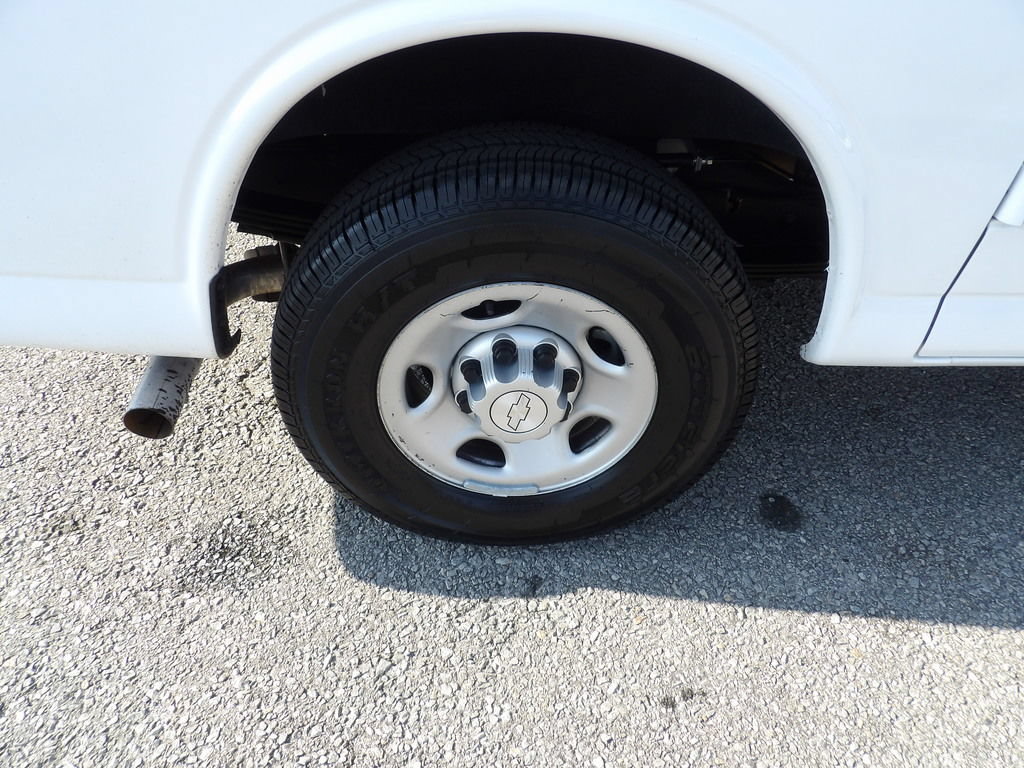 Used 2018 Chevrolet Express 2500 w/ Driver Convenience Package RWD image 51