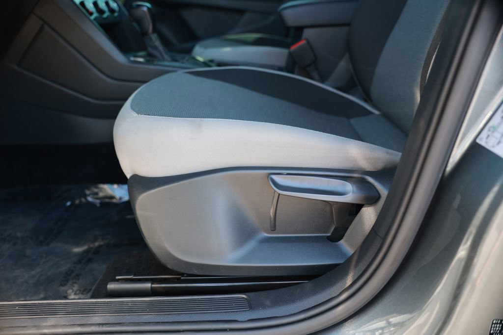 Used 2022 Volkswagen Taos S image 18