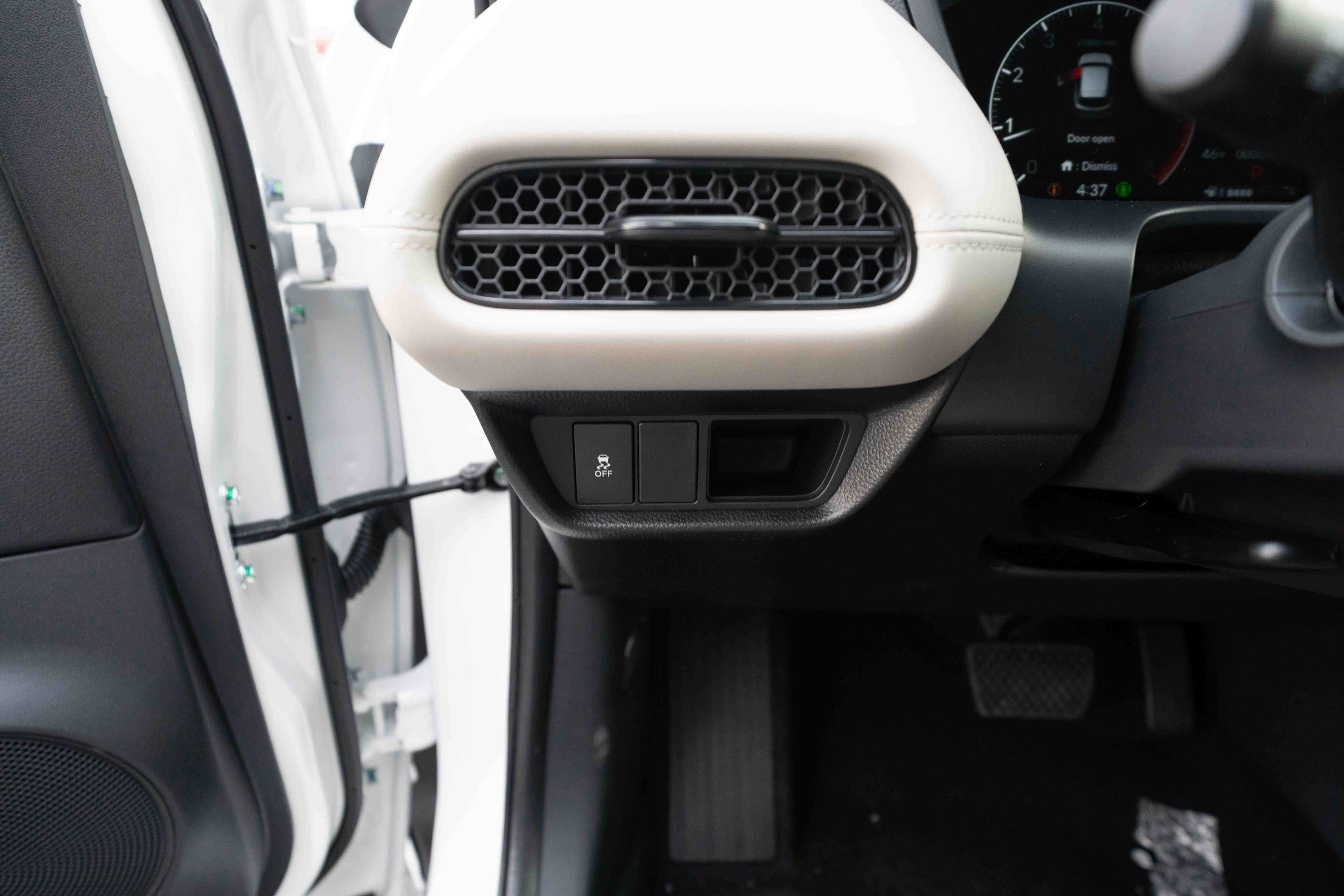 New 2026 Honda HR-V LX image 11