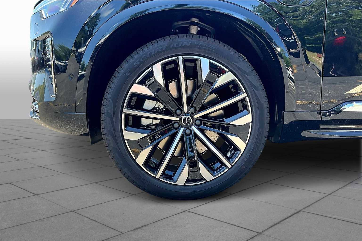 New 2026 Volvo XC90 T8 Ultra w/ Protection Package Premier image 16