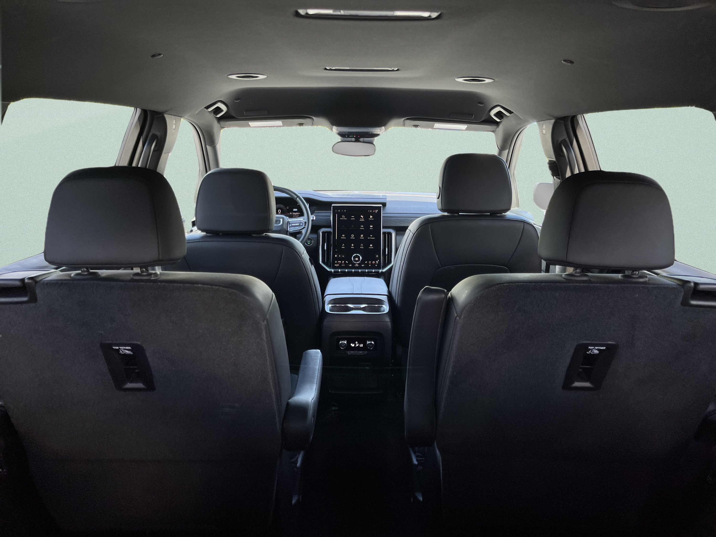 Used 2025 GMC Acadia Elevation w/ Elevation Premium Package AWD/4WD image 13