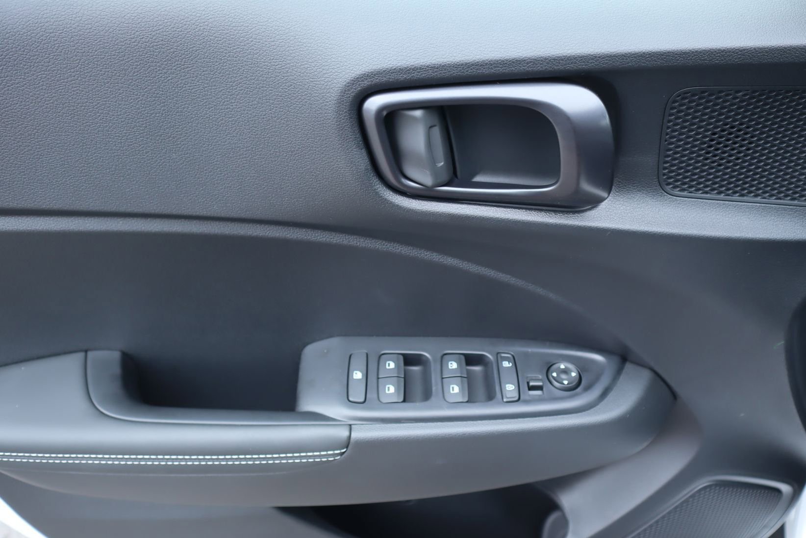 New 2026 Hyundai Venue SEL FWD image 18