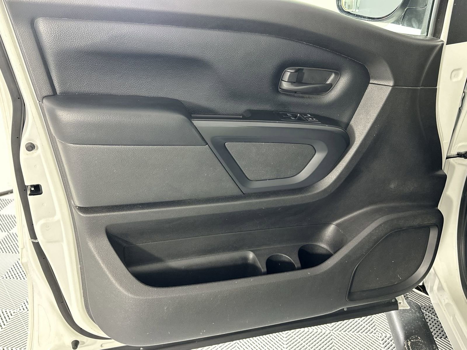 Used 2017 Nissan Titan S RWD image 25