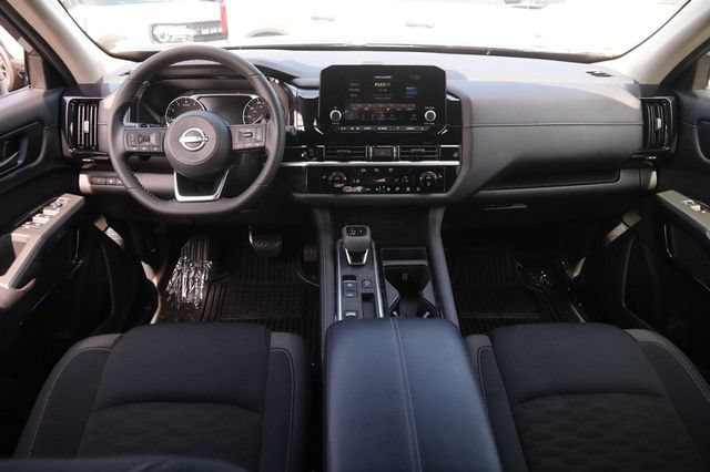 Certified 2025 Nissan Pathfinder SV w/ SV Premium Package FWD image 25