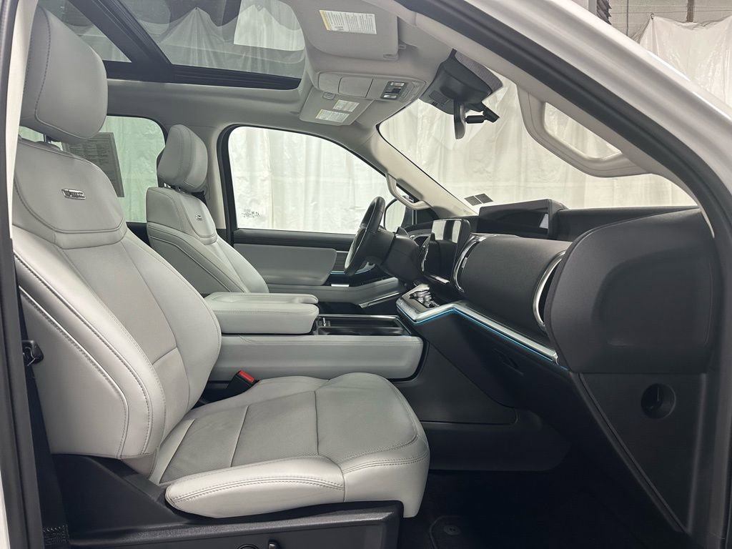 Used 2025 Ford Expedition Platinum image 55