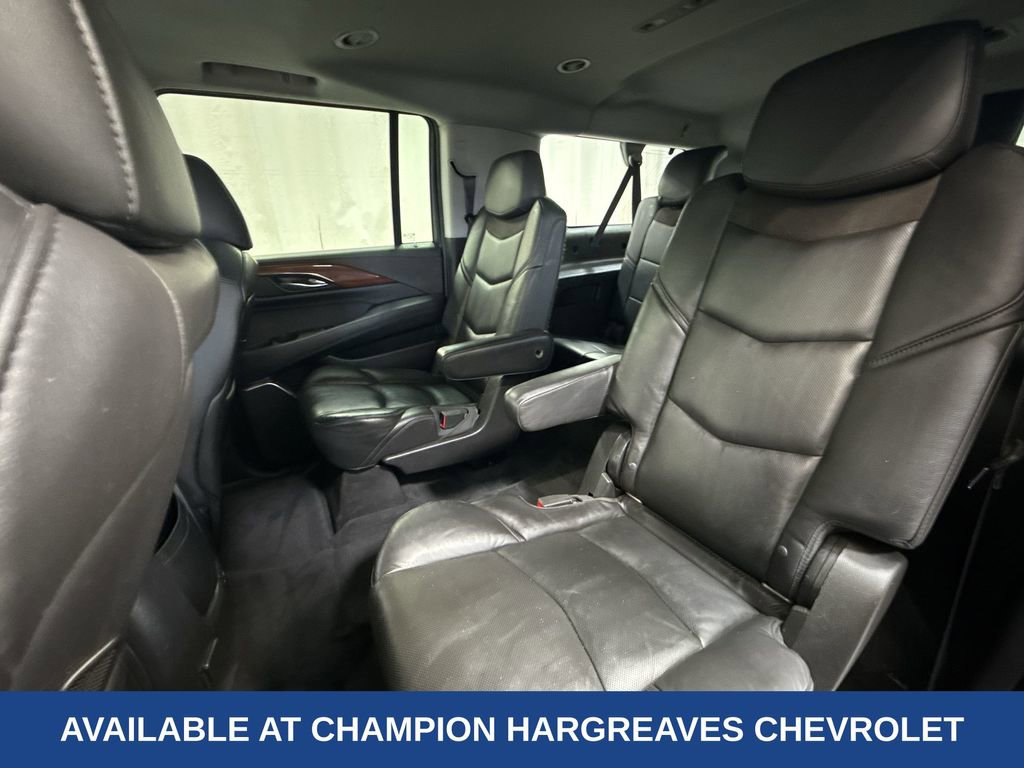 Used 2016 Cadillac Escalade ESV Luxury image 34