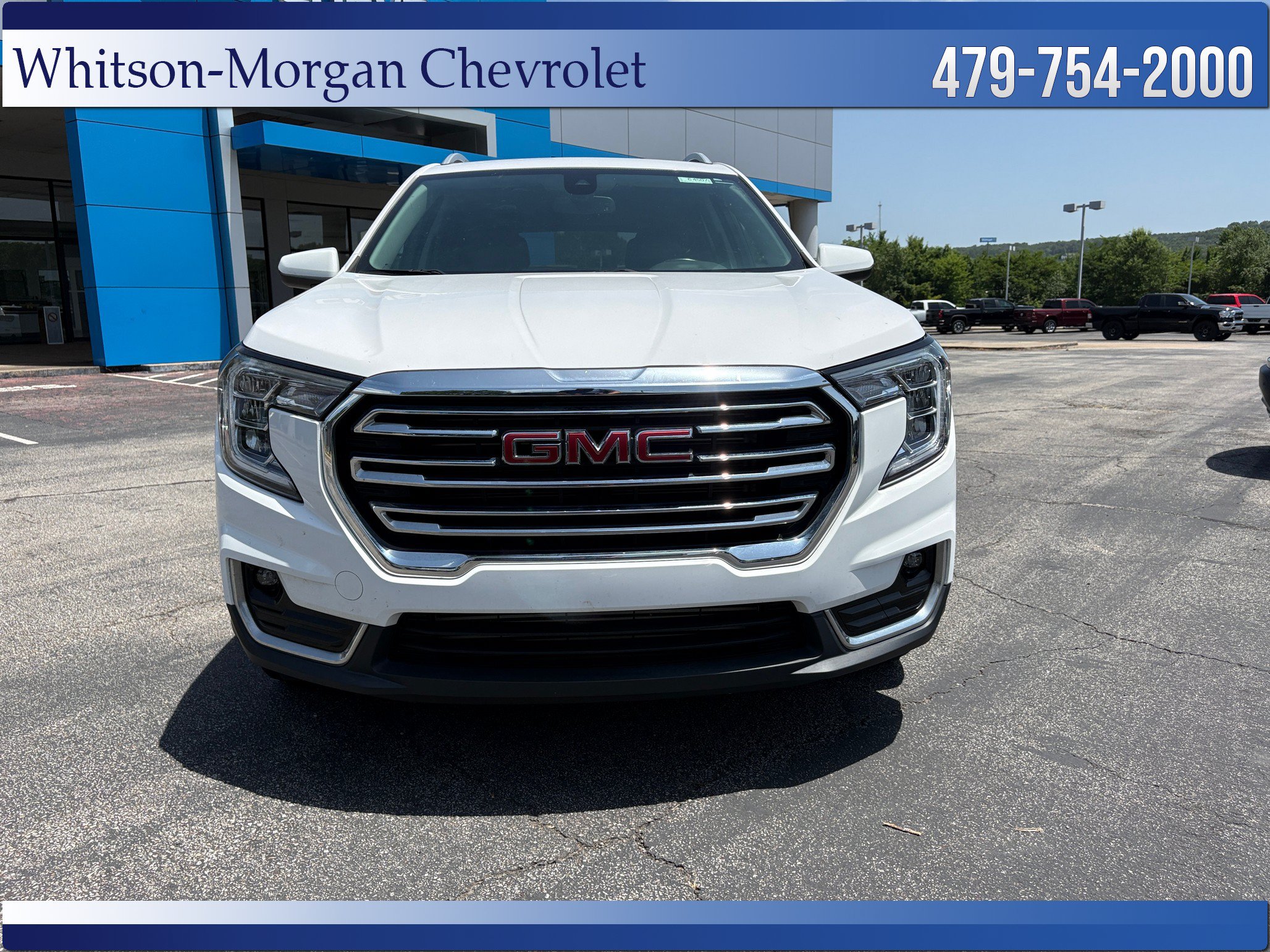 Used 2022 GMC Terrain SLT w/ Infotainment Package II FWD image 3