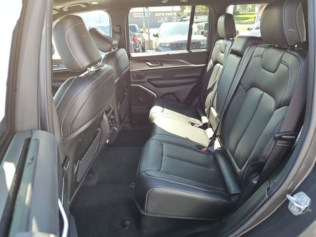New 2025 Jeep Grand Cherokee Limited w/ Luxury Tech Group II image 19