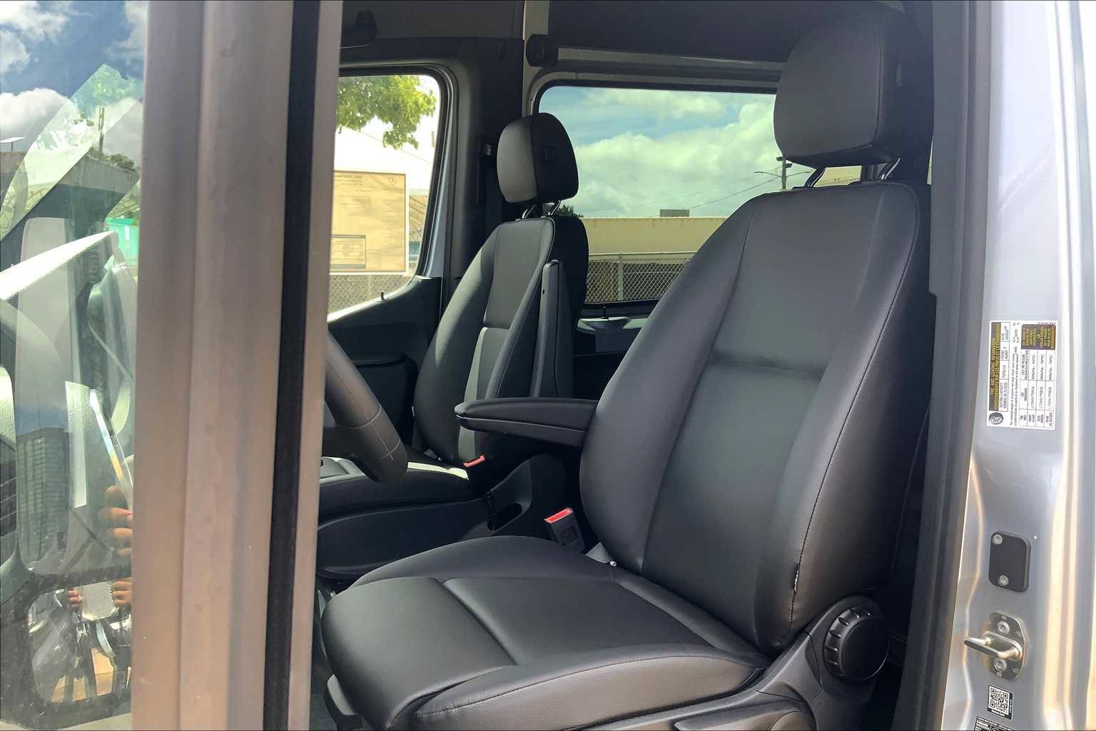 Used 2025 Mercedes-Benz Sprinter 2500 image 20