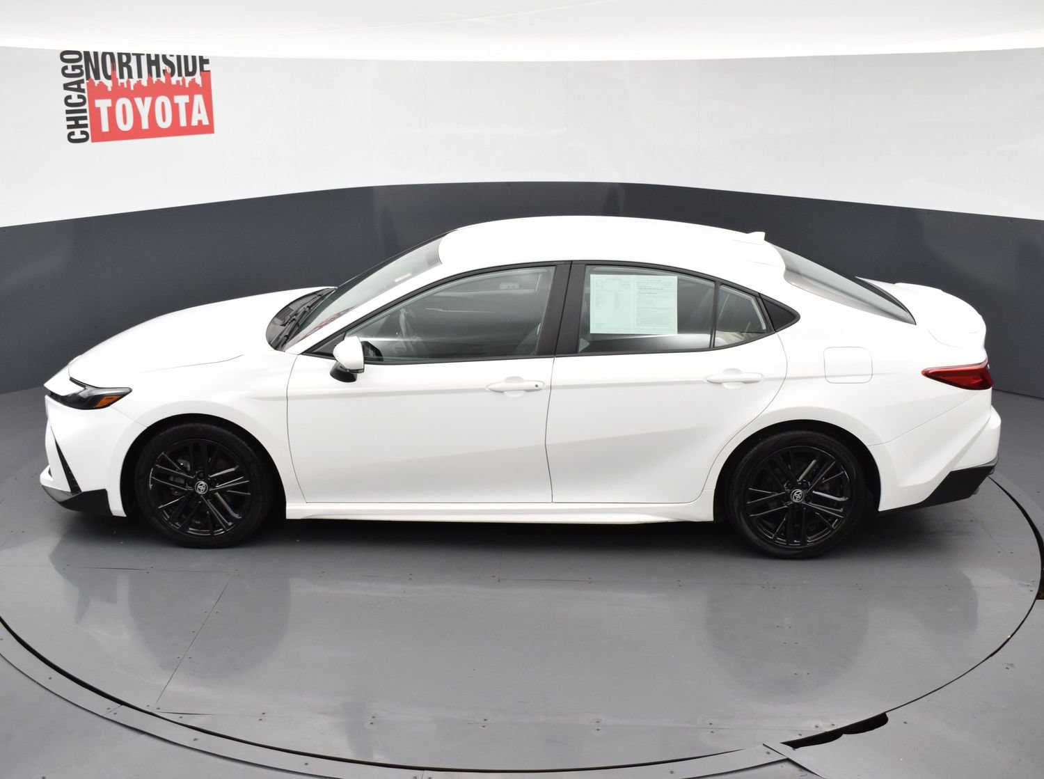 Used 2025 Toyota Camry SE FWD image 18