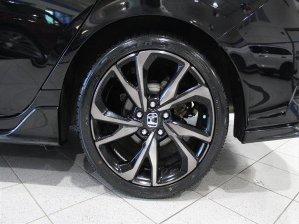 Used 2018 Honda Civic Sport Touring image 10