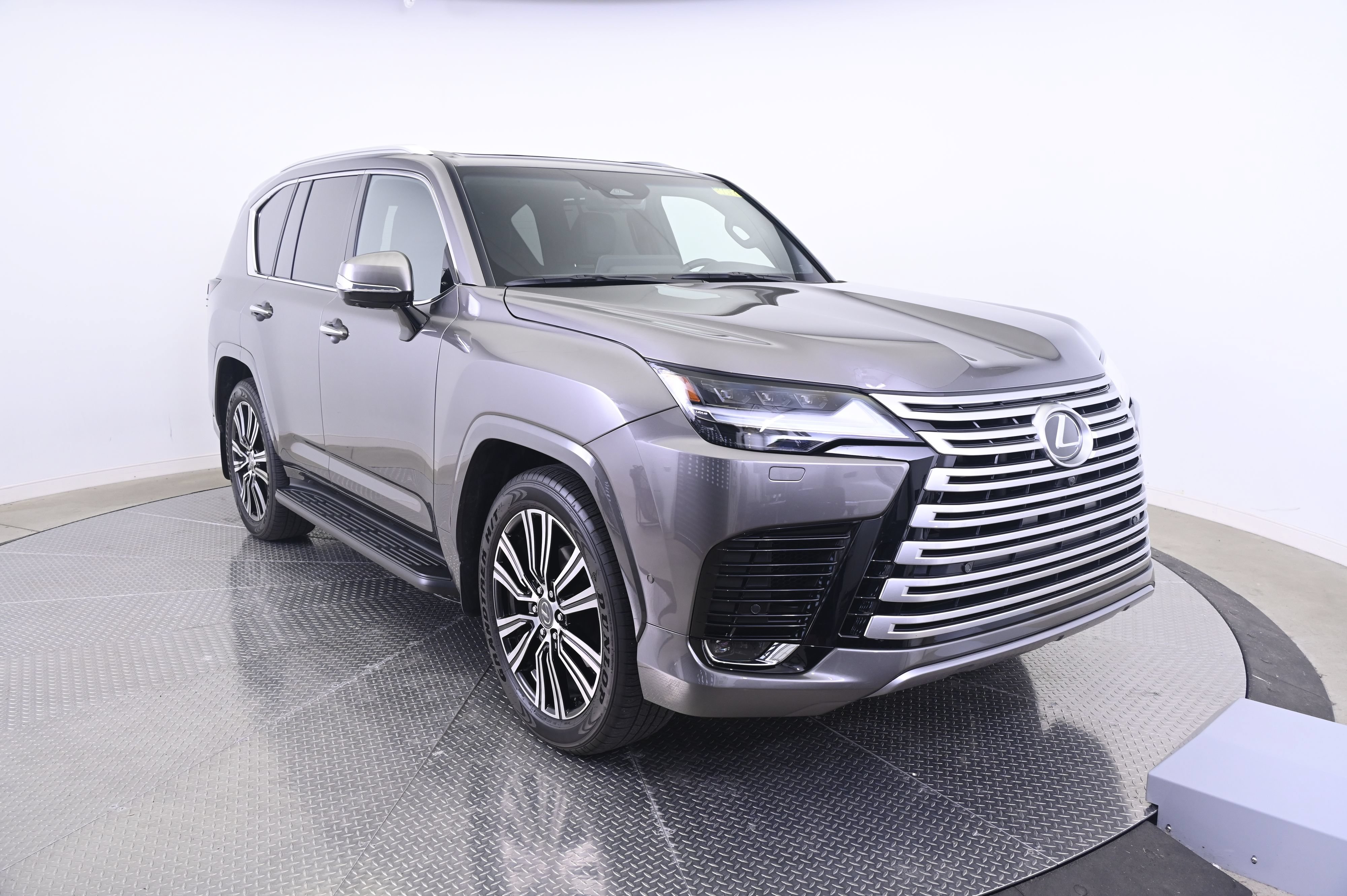 Used 2026 Lexus LX 700h Luxury AWD/4WD image 9