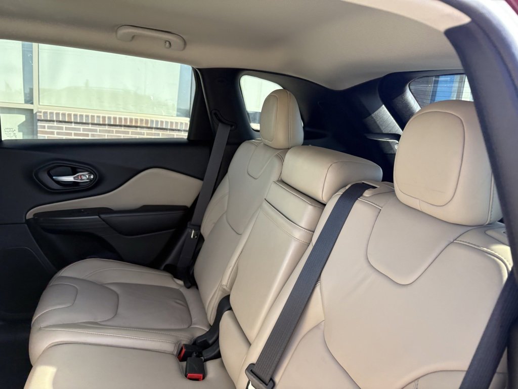 Used 2015 Jeep Cherokee Limited image 35