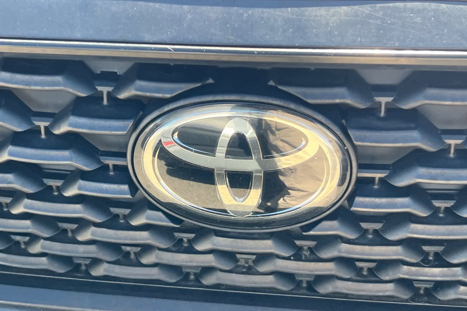 Used 2022 Toyota Corolla Cross LE w/ Moonroof Package AWD/4WD image 13